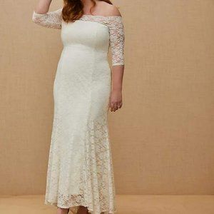 NWT - IVORY LACE OFF SHOULDER FIT & FLARE WEDDING DRESS